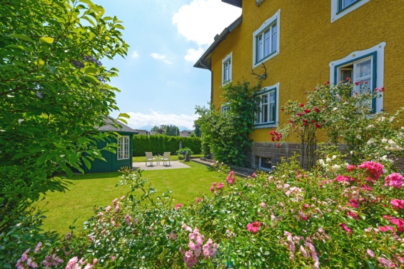 Apartment Rose Garden