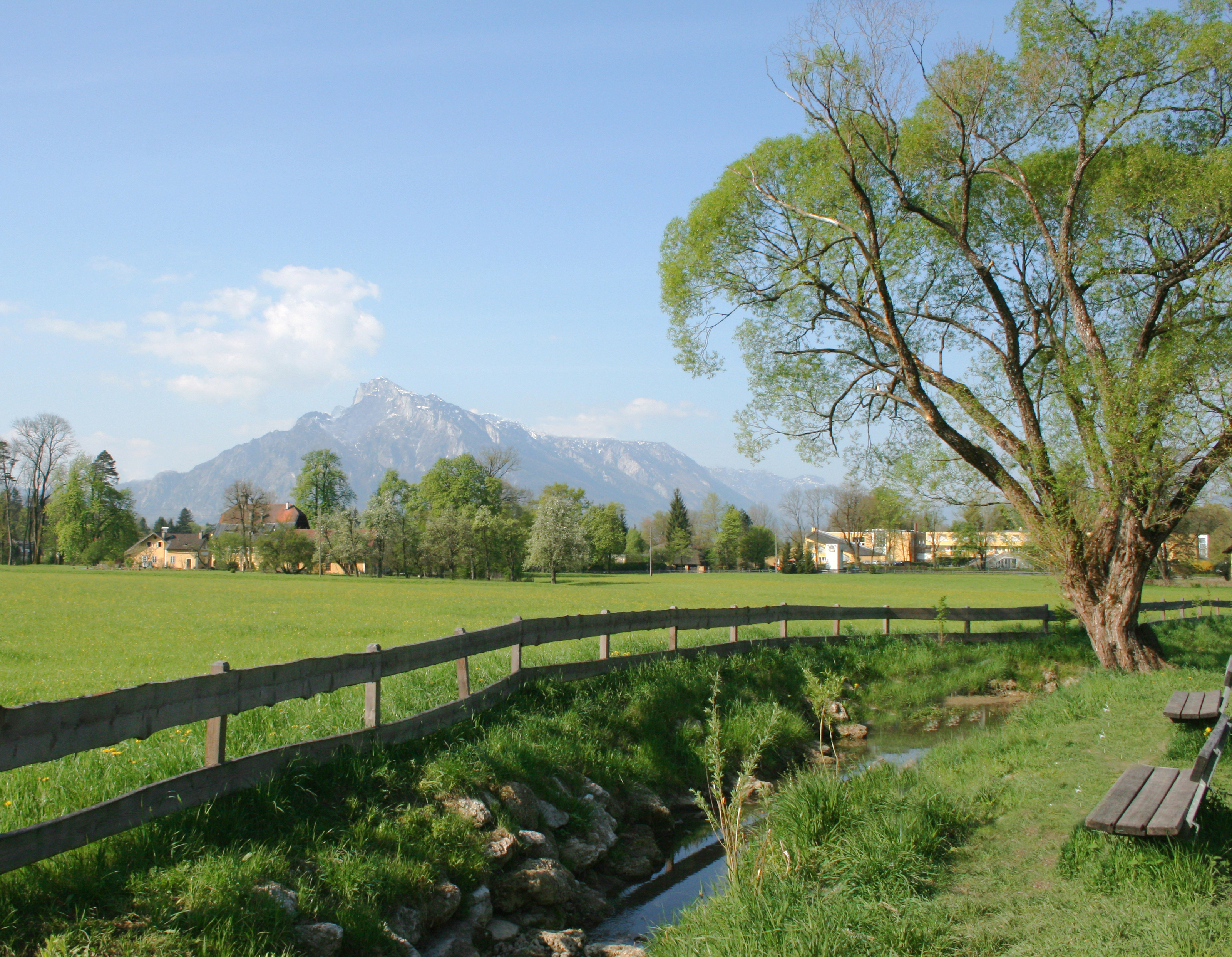 View Florian Silbereisen Villa Salzkammergut PNG