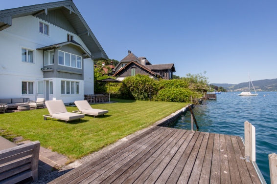 Lakeside villa – Summer Retreat