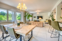 Apartment with terrace – Style Icon