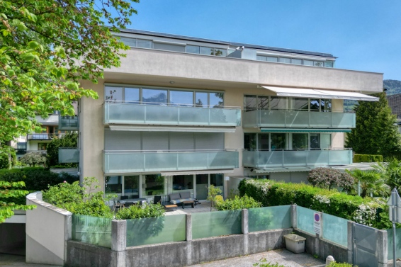 Apartment with terrace – By the River