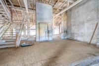 Old Town full-floor apartment – Raw Diamond