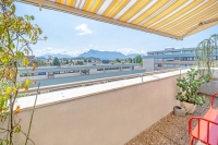Top-floor maisonette – Riverside Romance