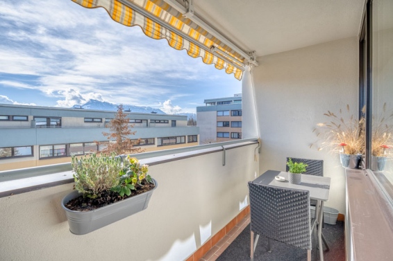 Top-floor maisonette – Riverside Romance