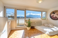 Top-floor maisonette – Riverside Romance