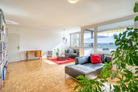 Top-floor maisonette – Riverside Romance