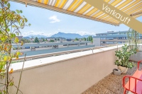 Top-floor maisonette – Riverside Romance