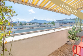 Top-floor maisonette – Riverside Romance