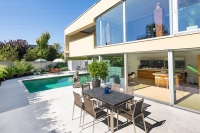 Villa with Pool – An Azure Dream