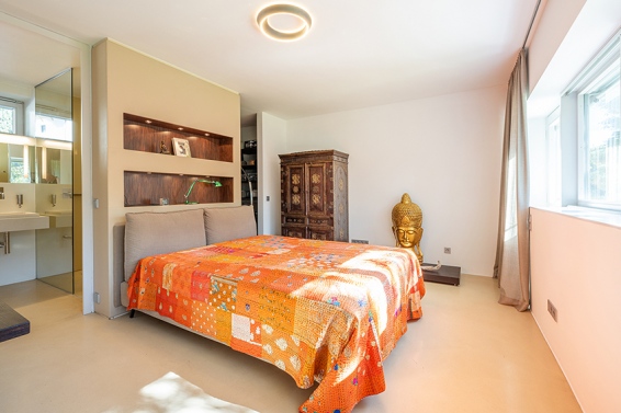 Villa with Pool – An Azure Dream