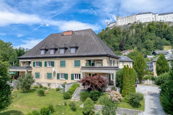 Apartment with terrace – Isn’t She Lovely
